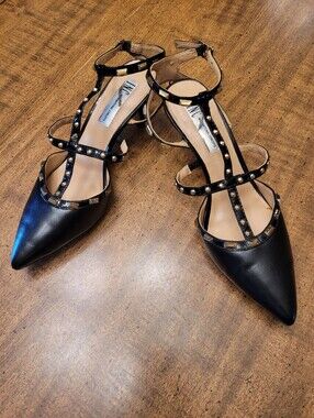 Black Pointed Toe Gold Studded Kitten Heels  2 1/4". Very Good Shape Size 6 1/2